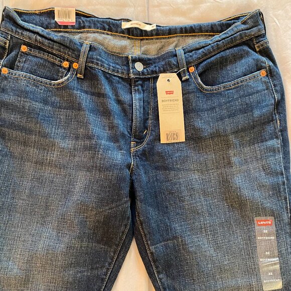 Women's Levi's Boyfriend Jeans NWT - Picture 4 of 8